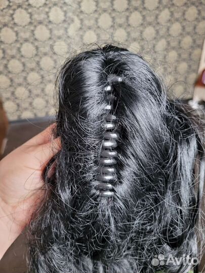 Хвост на заколке