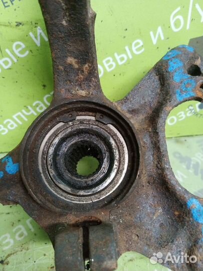 Ступица цапфа кулак передняя левая Vw Golf 2 1.8