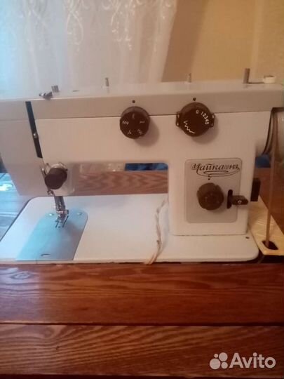 Швейная машина Чайка 143