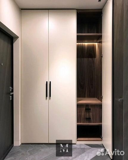 Современный шкаф