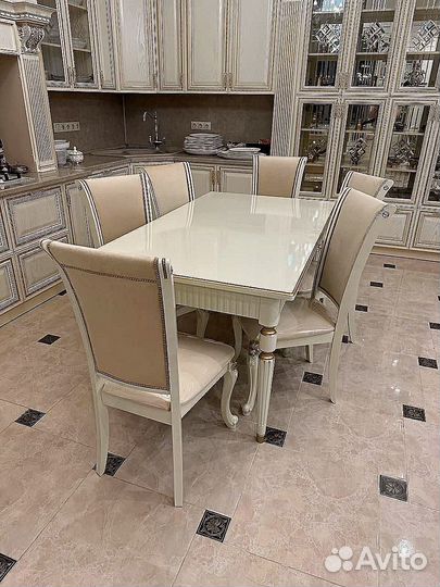 Стулья и стол