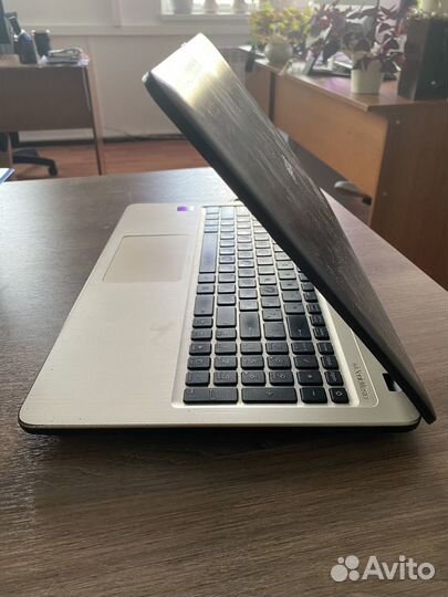 Ноутбук asus