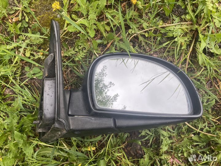 Зеркало правое Hyundai Accent