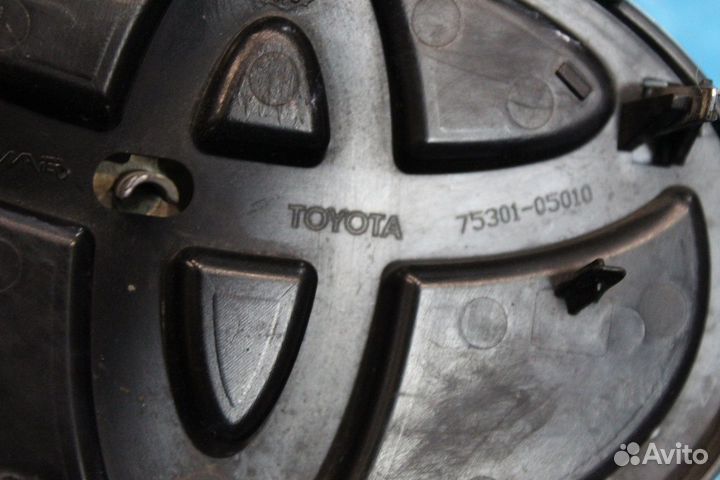 Эмблема Avensis 25 Оригинал Б/У 2006-2008