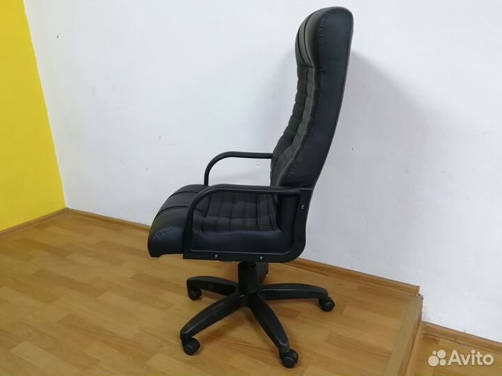 Кресло руководителя Атлант (кожа) Новое