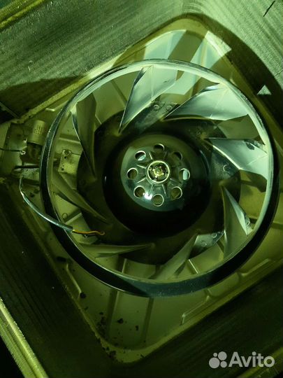 Двигатель вместе с пропелером для кассетного сплит