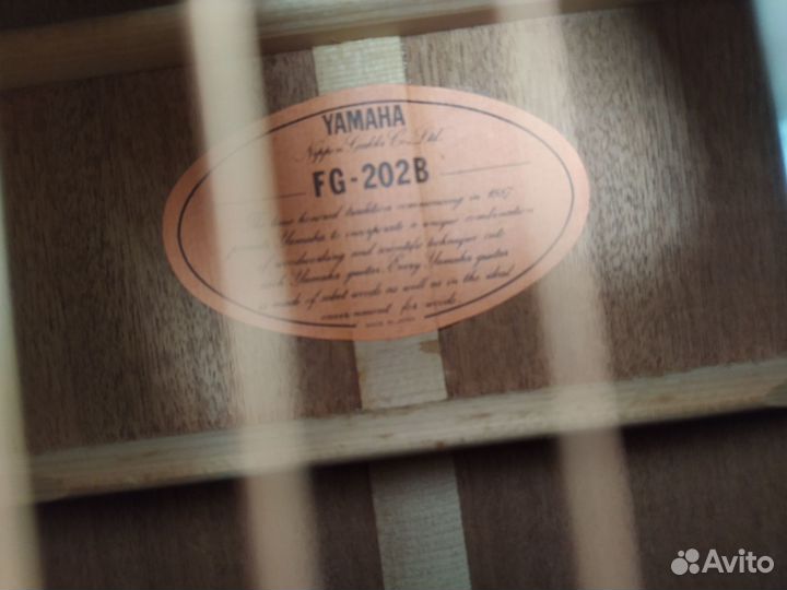 Акустическая гитара Yamaha FG-202B