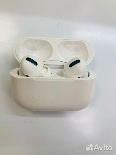 Наушники Apple AirPods*