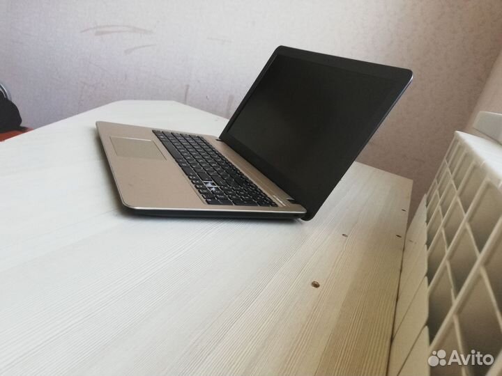 Ноутбук asus laptop