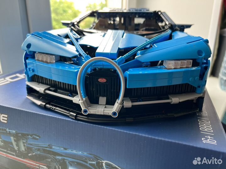 Конструктор из блоков Bugatti Chiron 1:8