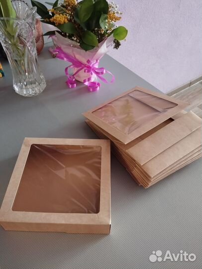 Крафт коробки с окошком