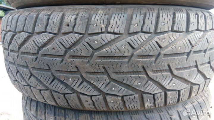 Kormoran SUV Stud 235/65 R17