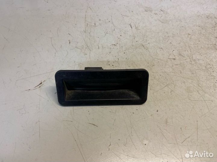 Кнопка открывания багажника Ford Focus 2 2004-2011