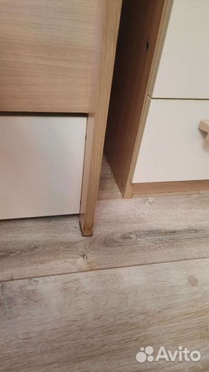 Кровать с матрасом и тумбой