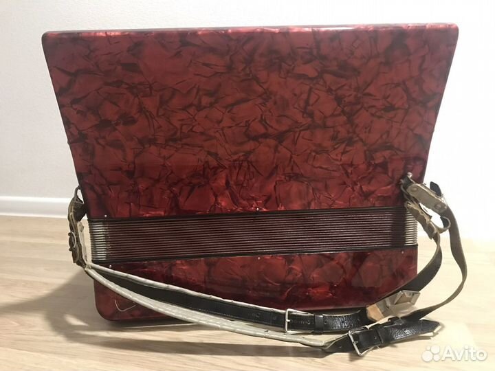 Аккордеон Weltmeister Stella концертный, 4/4