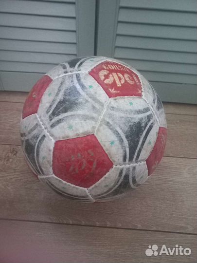 Футбольный мяч
