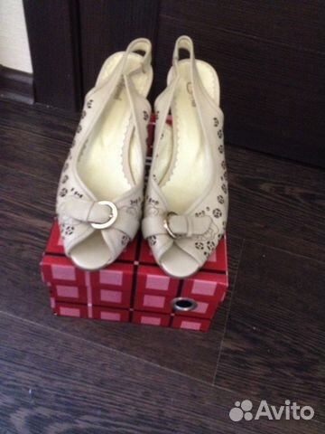Босоножки новые, натуральная кожа, р. 39
