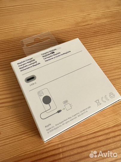 Беспроводная зарядка для iPhone MagSafe Charger