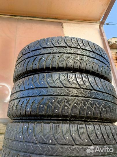 Bridgestone Ice Cruiser 7000 175/65 R14 82T