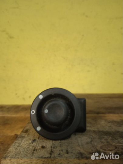 Кнопка регулировки зеркала Nissan Almera G15 седан