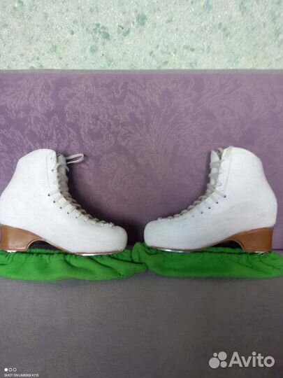 Фигурные коньки edea 240