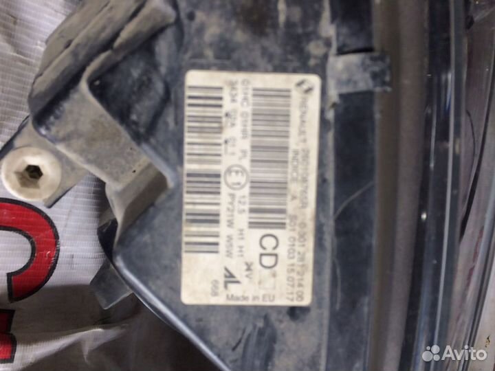 Renault Kaptur фара правая REA 2016 г.в