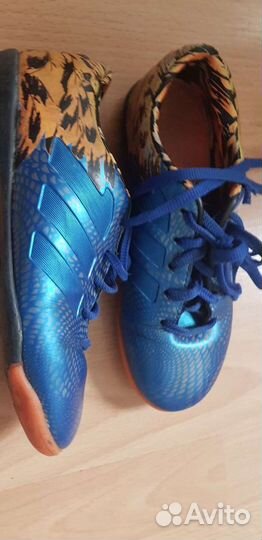 Детские футбольные бутсы