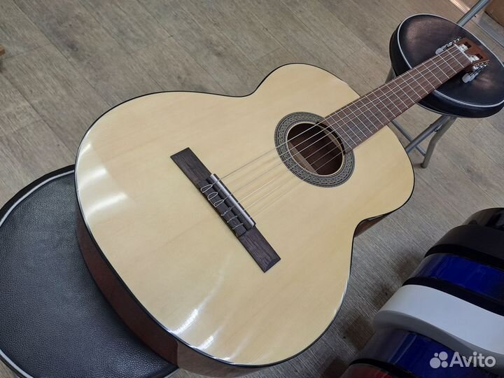 Гитара классическая Cort Индонезия