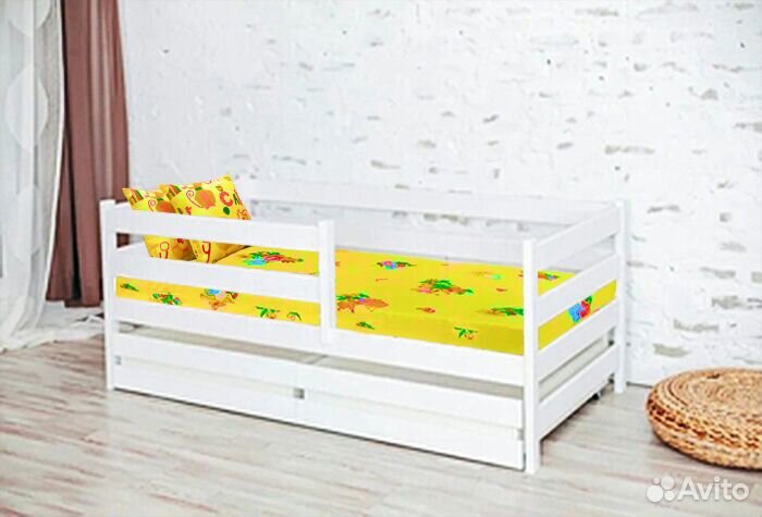 Кроватка с бортиком из массива софа эко детская