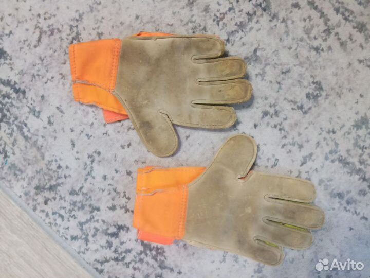 Вратарские перчатки nike