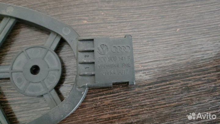 Антенна Audi A8 D3 6.0 BHT 2008