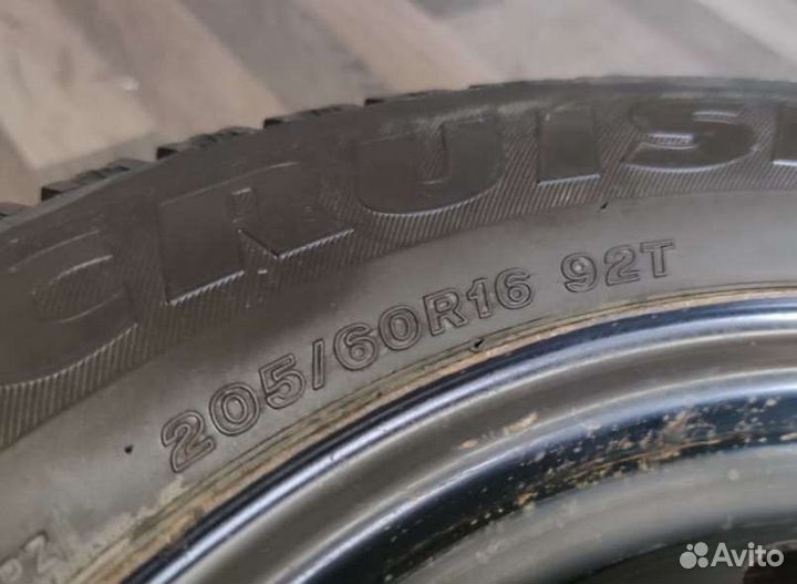 Bridgestone Ice Cruiser 7000 205/60 R16 92T