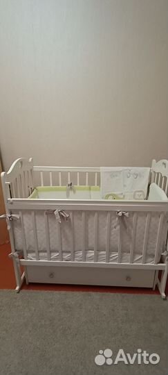 Комплект в детскую кроватку с бортиками