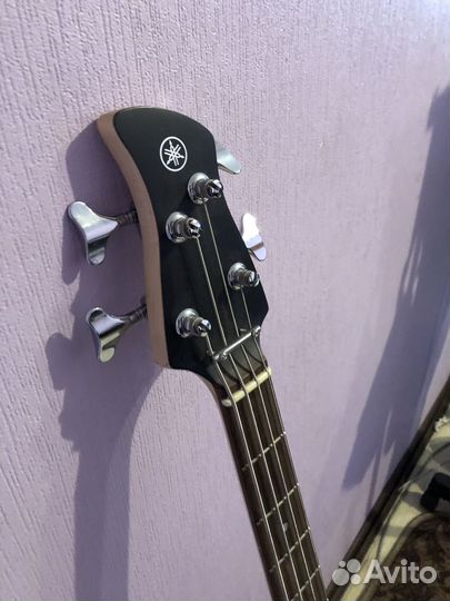 Бас гитара Yamaha