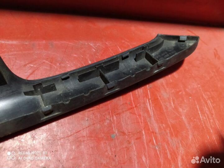 Накладка внутренней ручки двери задняя левая