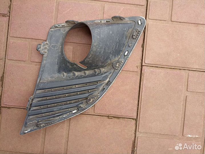 Накладка противотуманной фары Chevrolet Cruze