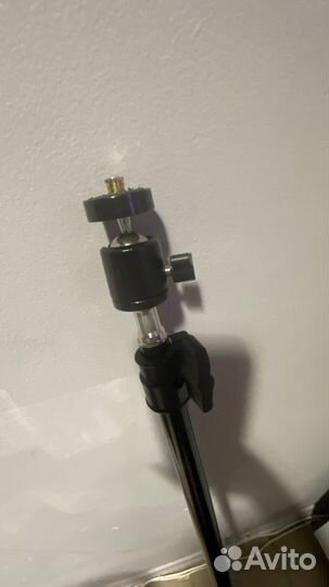 Штатив с кольцевой лампой