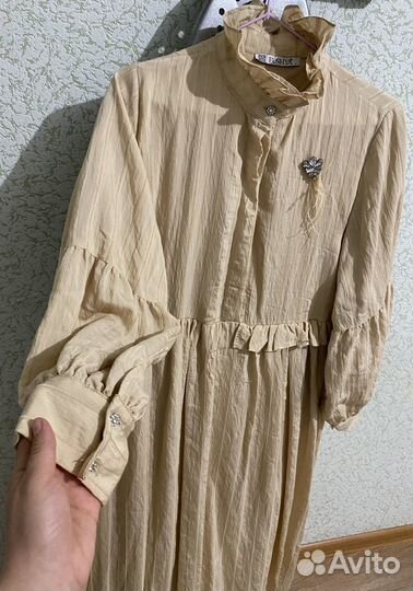 Длинное платье в пол с длинным рукавом