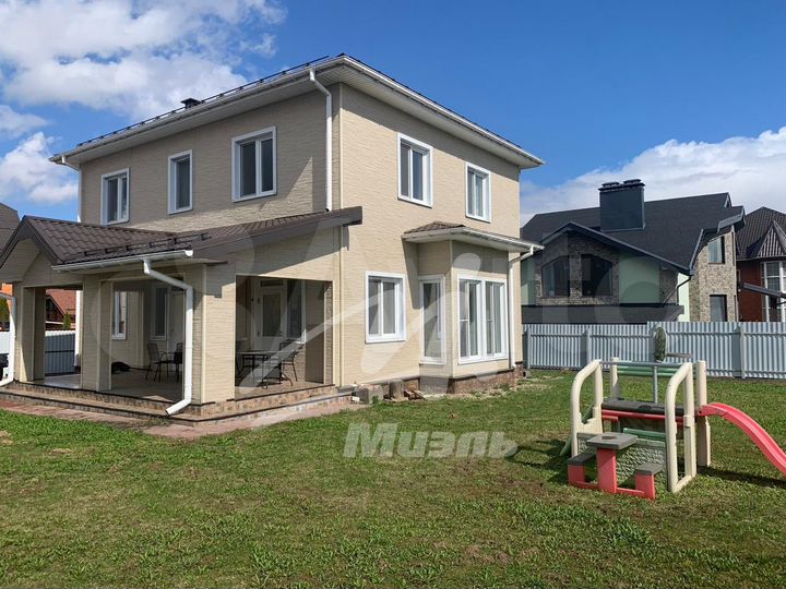 Дом 190 м² на участке 9,6 сот.