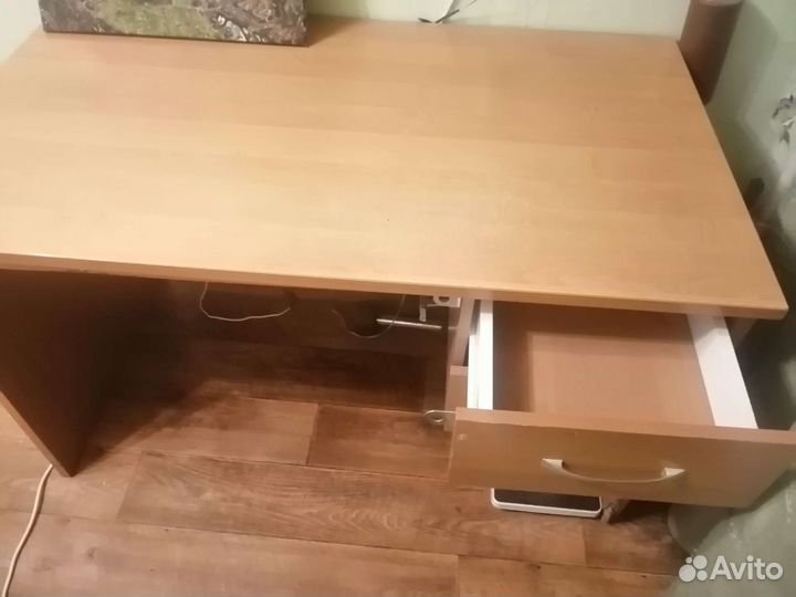 Письменный, компьютерный стол