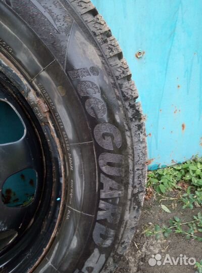 Yokohama Ice Guard Stud IG55 215/65 R16