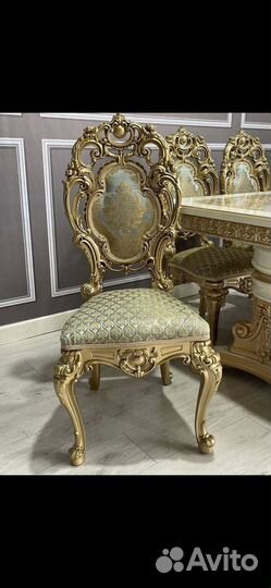 Стол и стулья