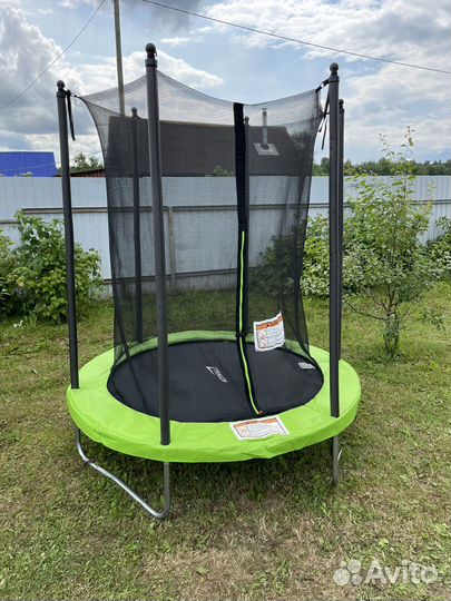 Батут с защитной сеткой