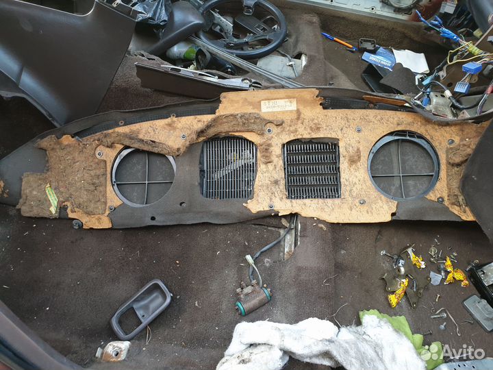 Задняя полка Toyota Cresta GX81