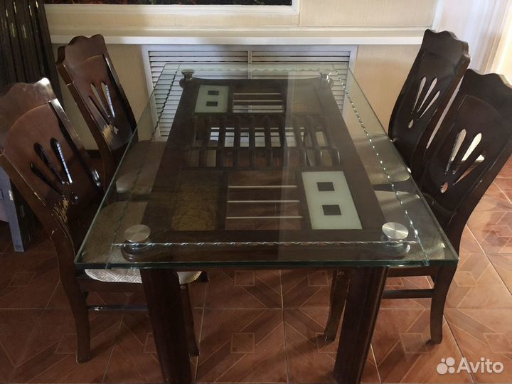 Столы и стулья