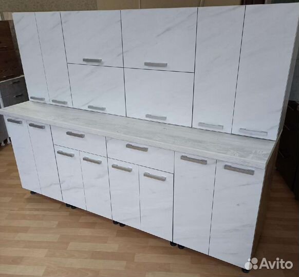 Кухонный гарнитур новый