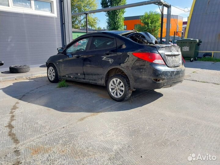 Hyundai Solaris (Автомобиль в разборе)