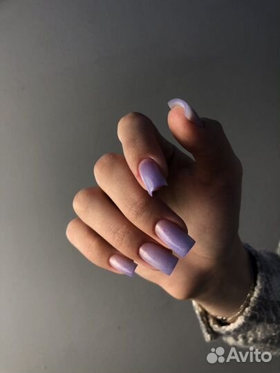 Модель на маникюр