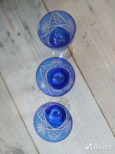 Синие хрустальные рюмки