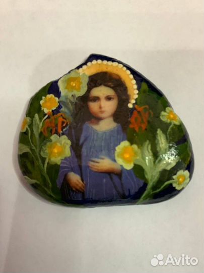 Камень с декором